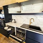 船屋 La Peniche - De Groupe Insolite