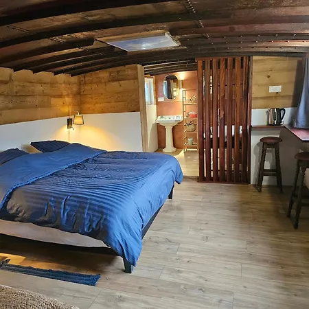 Botel La Péniche - De Groupe Insolite Saint-Omer (Pas-de-Calais)