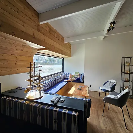 La Péniche - De Groupe Insolite