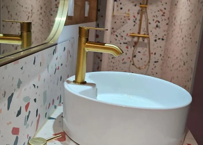 Bateau-hôtel La Péniche - De Groupe Insolite *