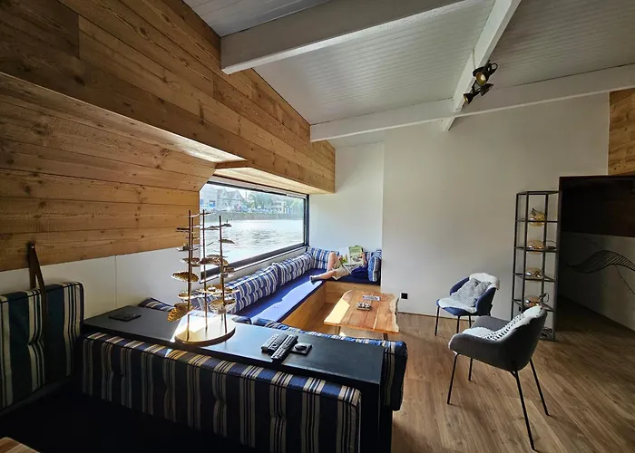 La Péniche - De Groupe Insolite